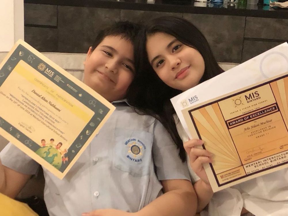 10 Potret cantik Arla Ailani, putri Bucek Depp & Unique Priscilla