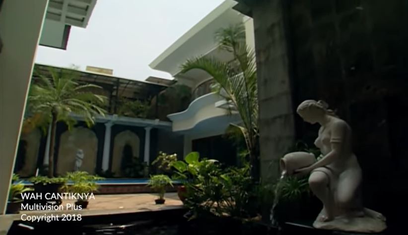 8 Potret rumah Tamara Bleszynski di Wah Cantiknya, bak istana