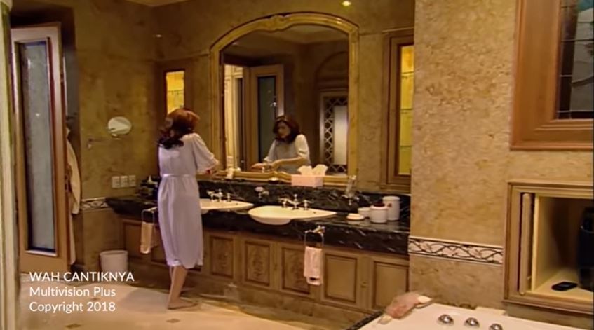 8 Potret rumah Tamara Bleszynski di Wah Cantiknya, bak istana