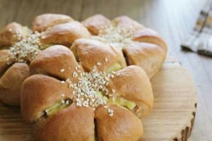 9 Resep roti isi kacang tanah super enak, empuk dan praktis