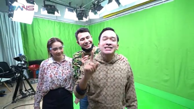 6 Penampakan studio milik Ruben Onsu, fasilitasnya canggih