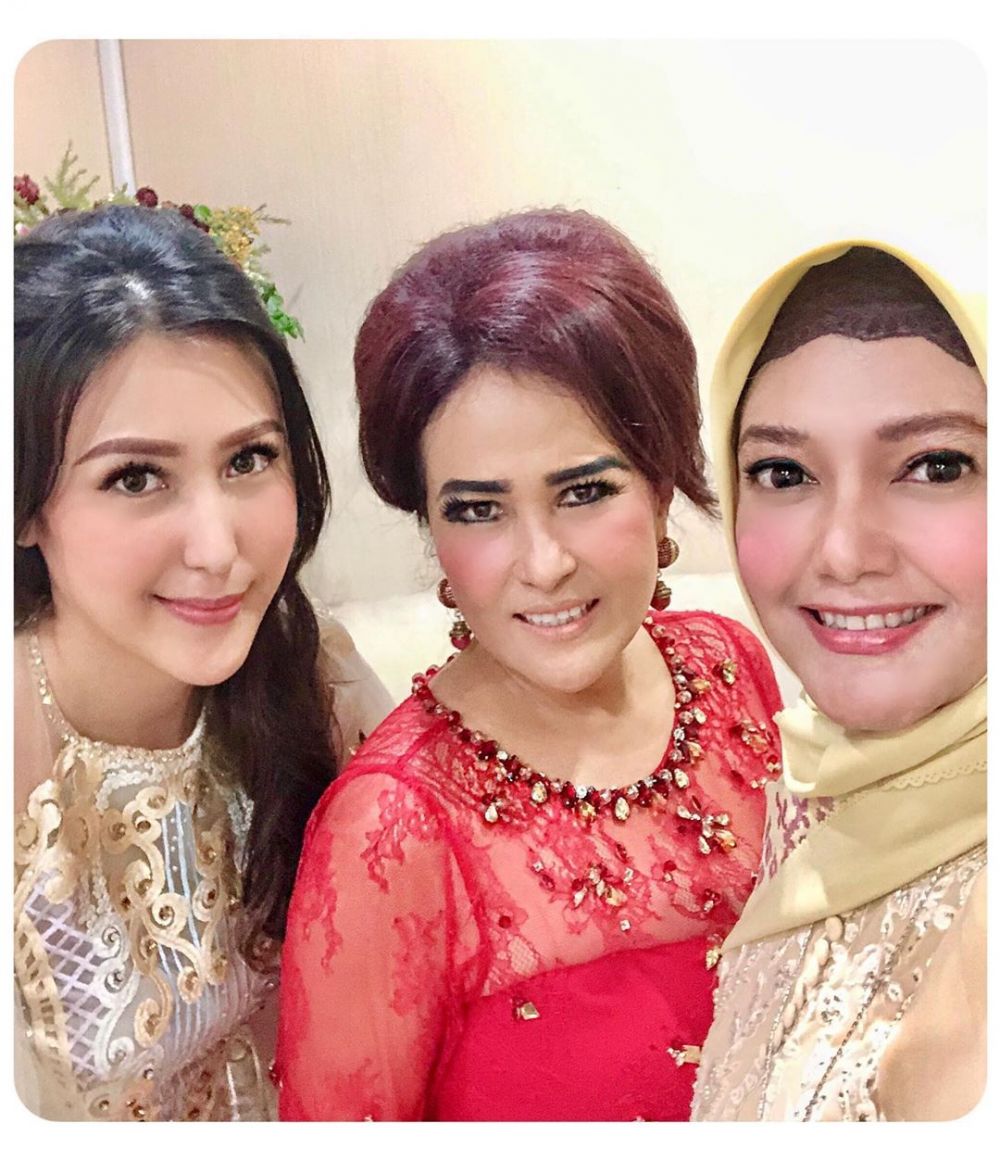 7 Potret Bella Saphira hadiri akad nikah saat pandemi, jadi sorotan