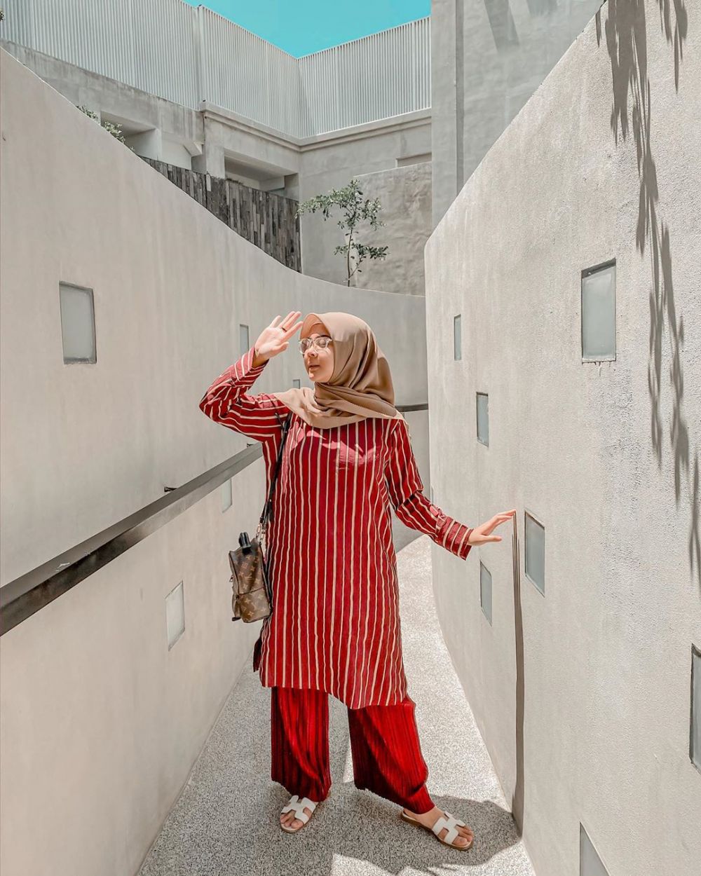 Sempat dapat kritikan, ini 7 gaya hijab stylish Kesha Ratuliu