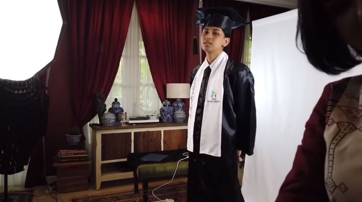 11 Momen wisuda virtual anak Yuni Shara, kompak dengan mantan suami
