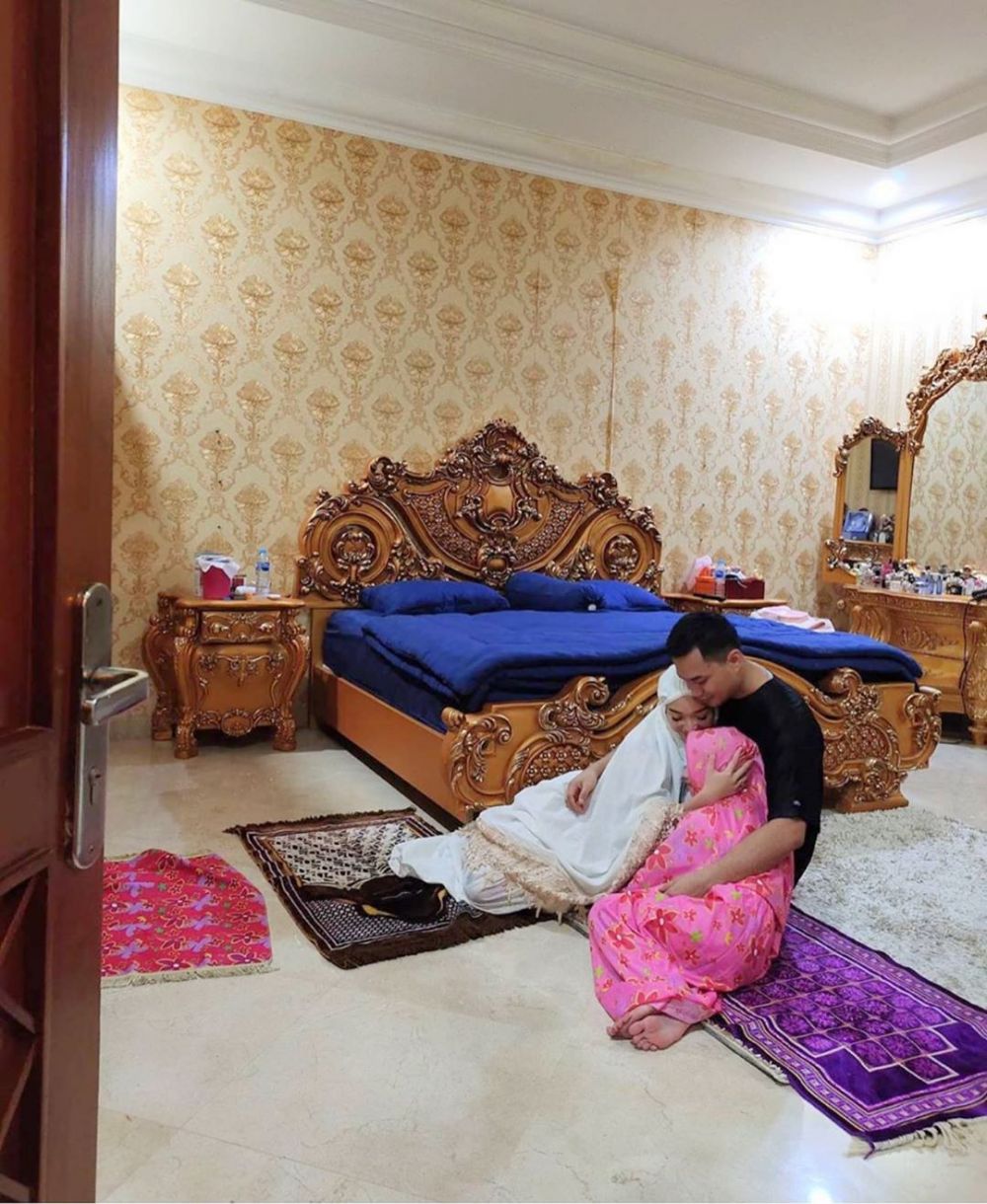 6 Penampakan kamar Zaskia Gotik, tempat tidurnya jadi sorotan
