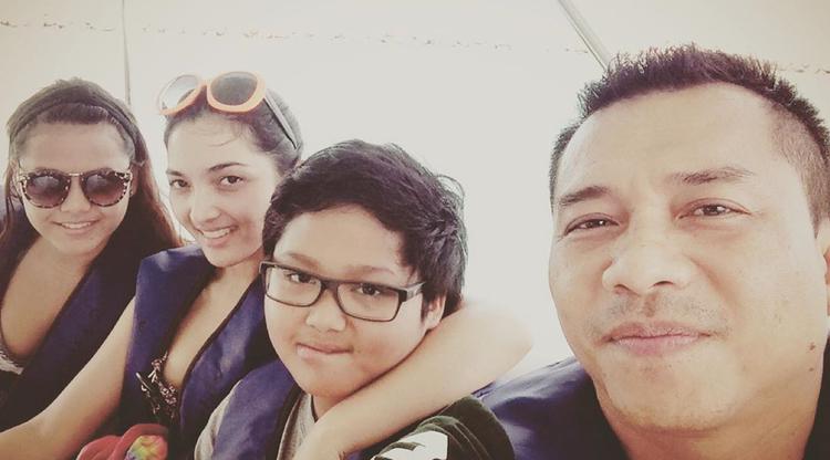8 Potret lawas Ashanty bareng Aurel dan Azriel, bak ibu kandung