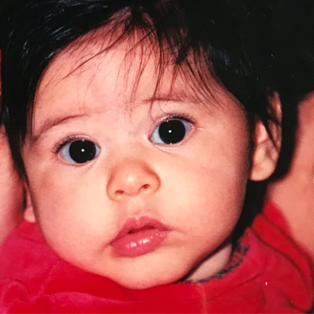 8 Potret Valerie Thomas semasa kecil, imut dan menggemaskan