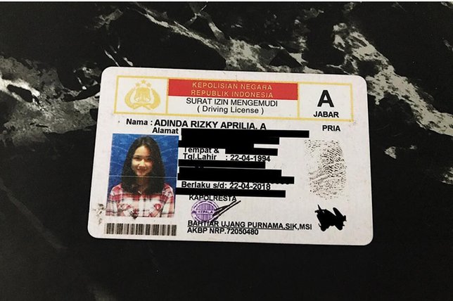 Penampilan 8 seleb cantik di pasfoto, bikin pangling