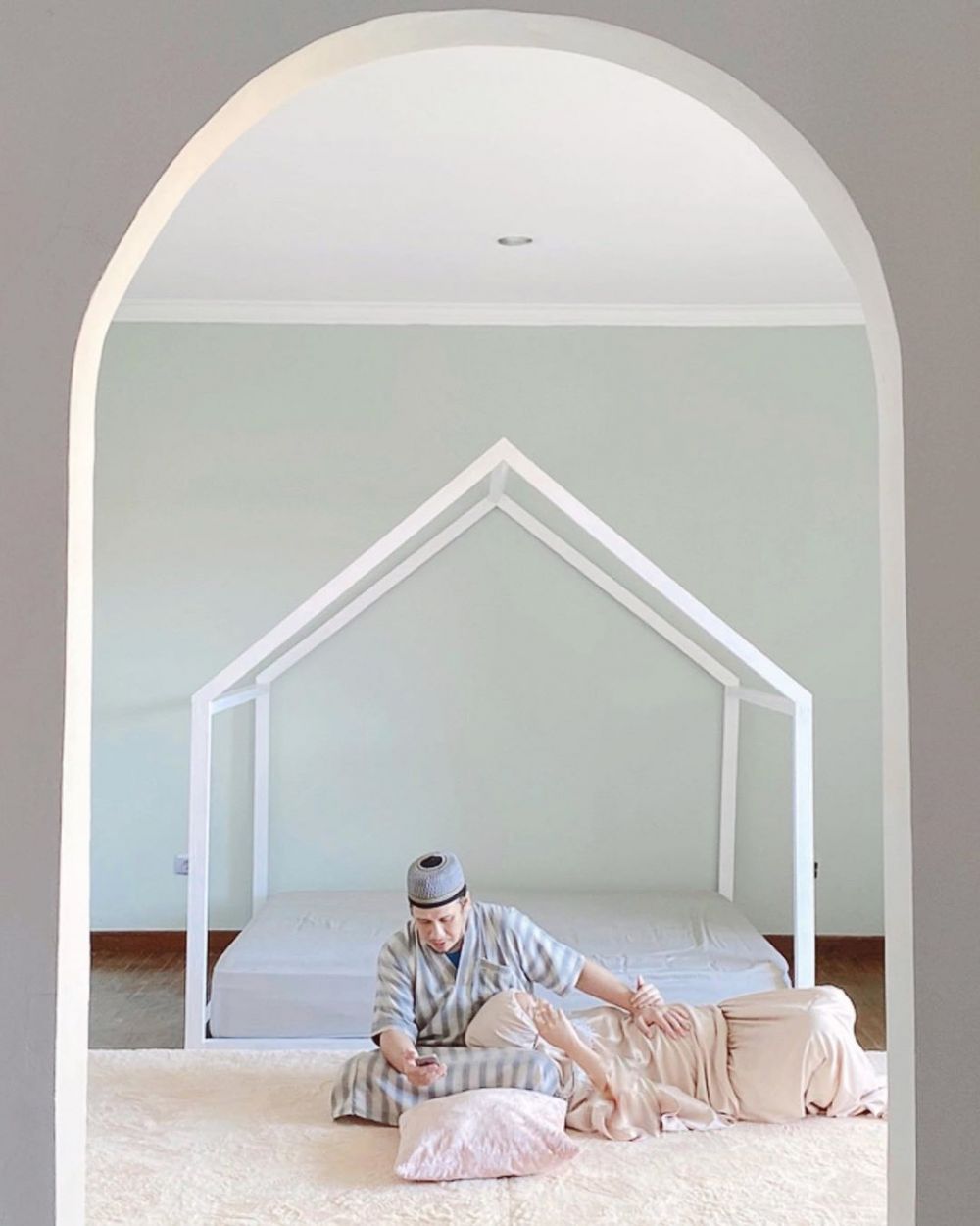 9 Potret rumah Dian Pelangi, Instagramable dan nuansanya serba putih