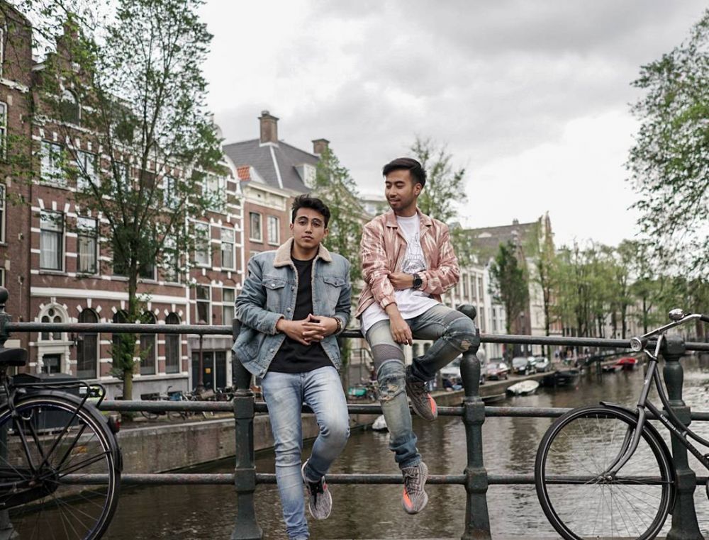 Tak banyak yang tahu, ternyata 15 musisi Tanah Air ini kakak adik