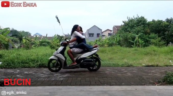 11 Tipe orang dibonceng motor ini kocaknya bikin ketawa ngegas
