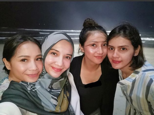 10 Potret cantik Sidah Ahmad, adik ipar Najwa Shihab