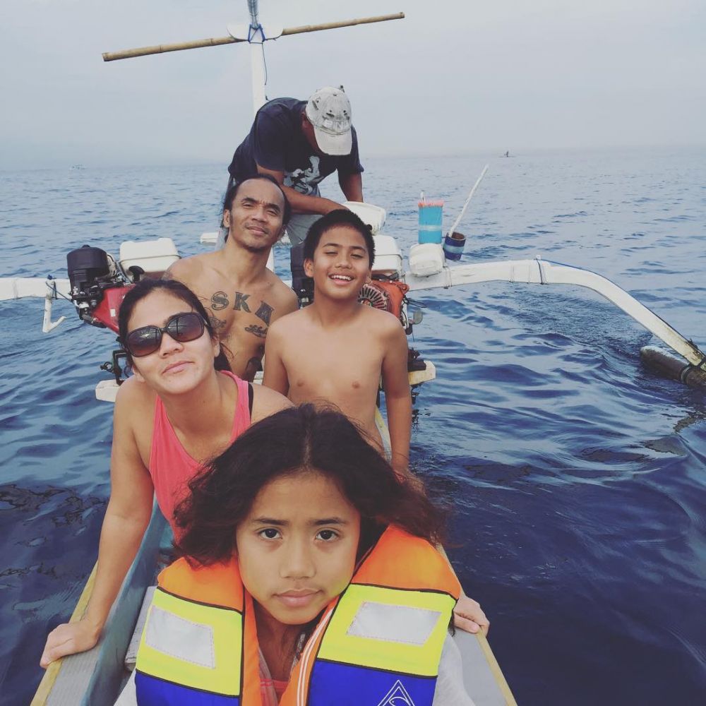 Adem ayem, begini 8 potret hangat Kaka Slank dan keluarga