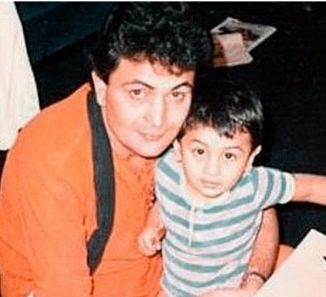 7 Potret cilik seleb Bollywood bareng ayahnya, so sweet banget