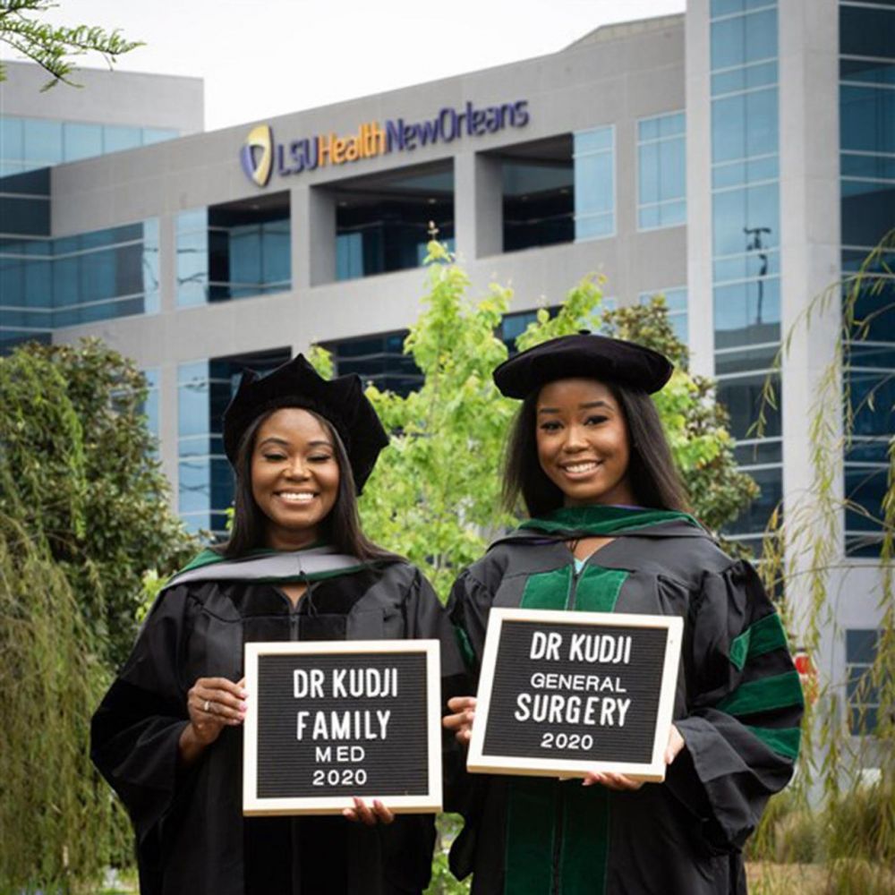 Kisah ibu dan anak lulus kuliah kedokteran bersamaan, inspiratif