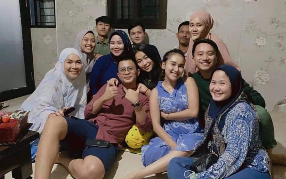 6 Potret ulang tahun Syifa adik Ayu Ting-Ting, dapat kejutan manis