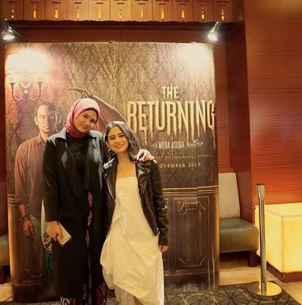 Jarang terekspos, ini 8 potret kompak Tissa Biani dan sang kakak