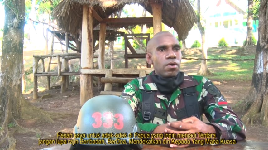 7 Potret Dwi Cahyono, anggota TNI asli Papua yang viral