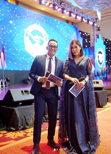 Ingat presenter acara Mamamia Steny Agustaf? Ini 8 potret terbarunya 