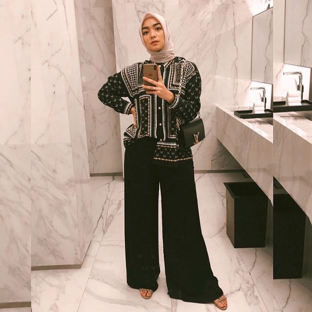 Nominasi wanita tercantik ini 10 outfit hijab stylish 