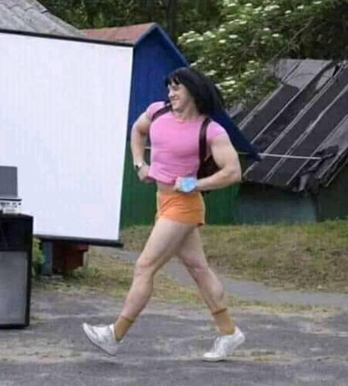 10 Aksi lucu cosplayer cowok tiru karakter cewek, bikin tepuk jidat