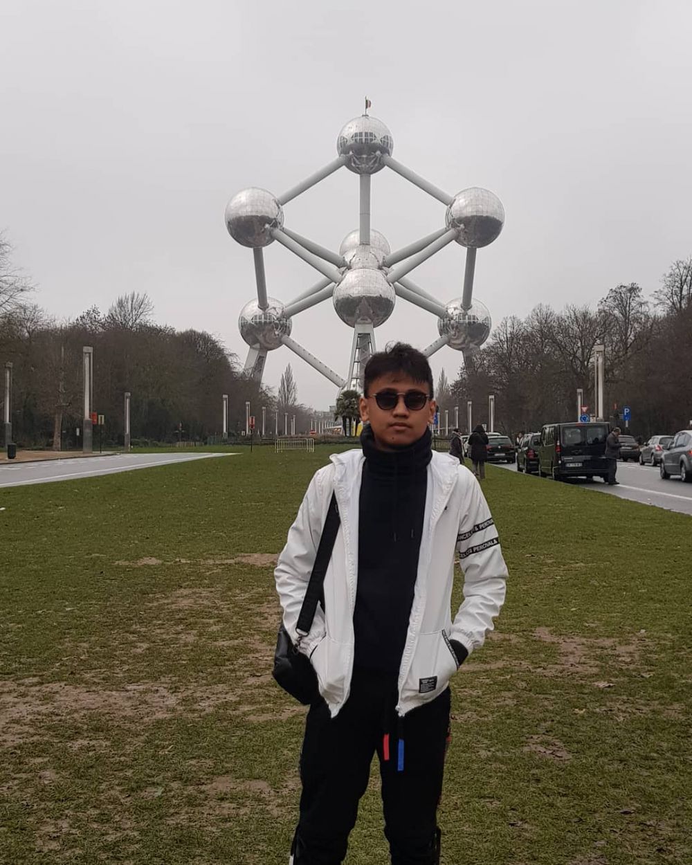 Ikuti jejak ayah, ini 7 potret Farry Hugo putra Ian Kasela