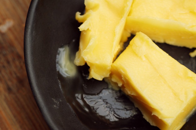 Kenali perbedaan mentega, margarin & roombutter, serta kegunaannya
