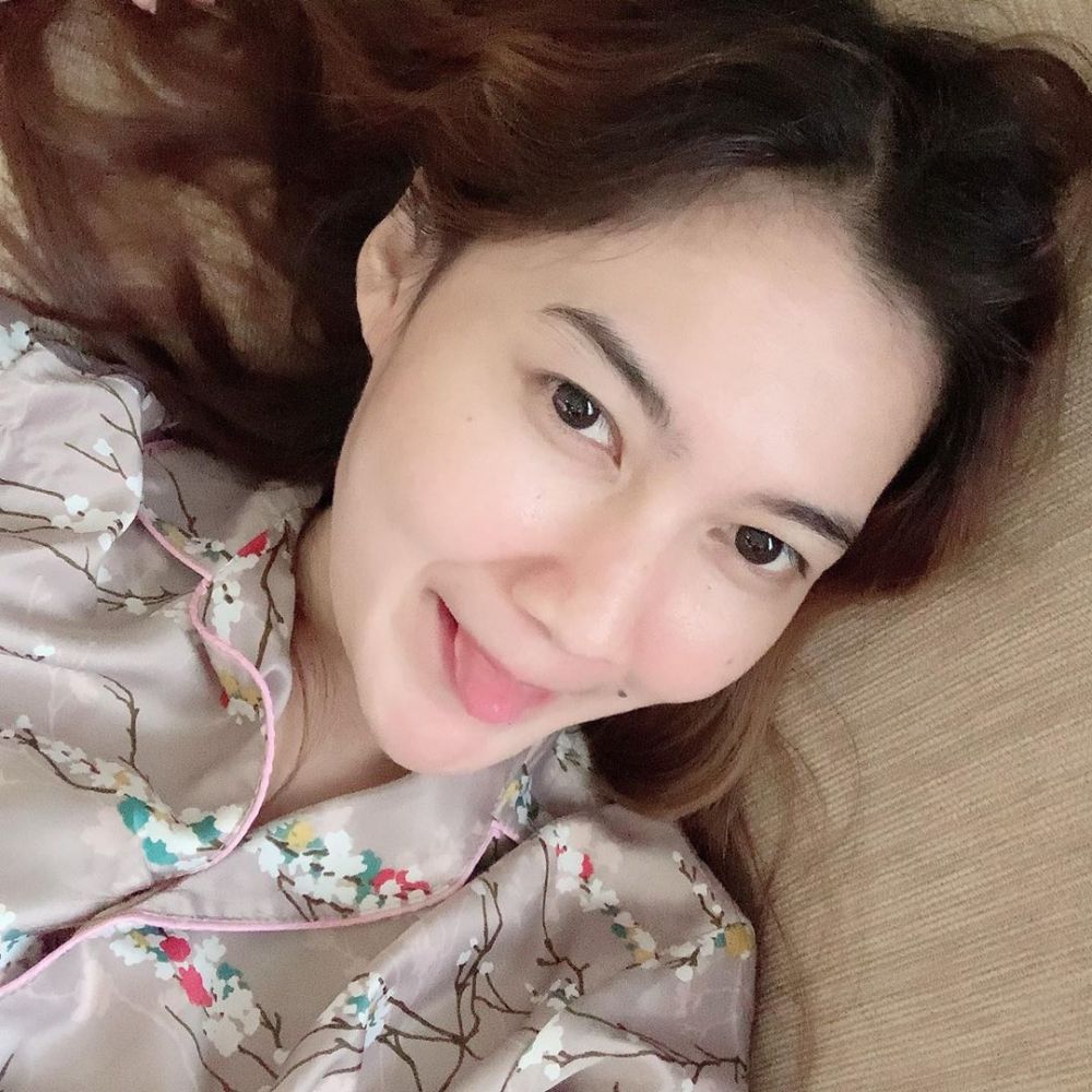 10 Potret muka bantal Nella Kharisma, bikin gagal fokus