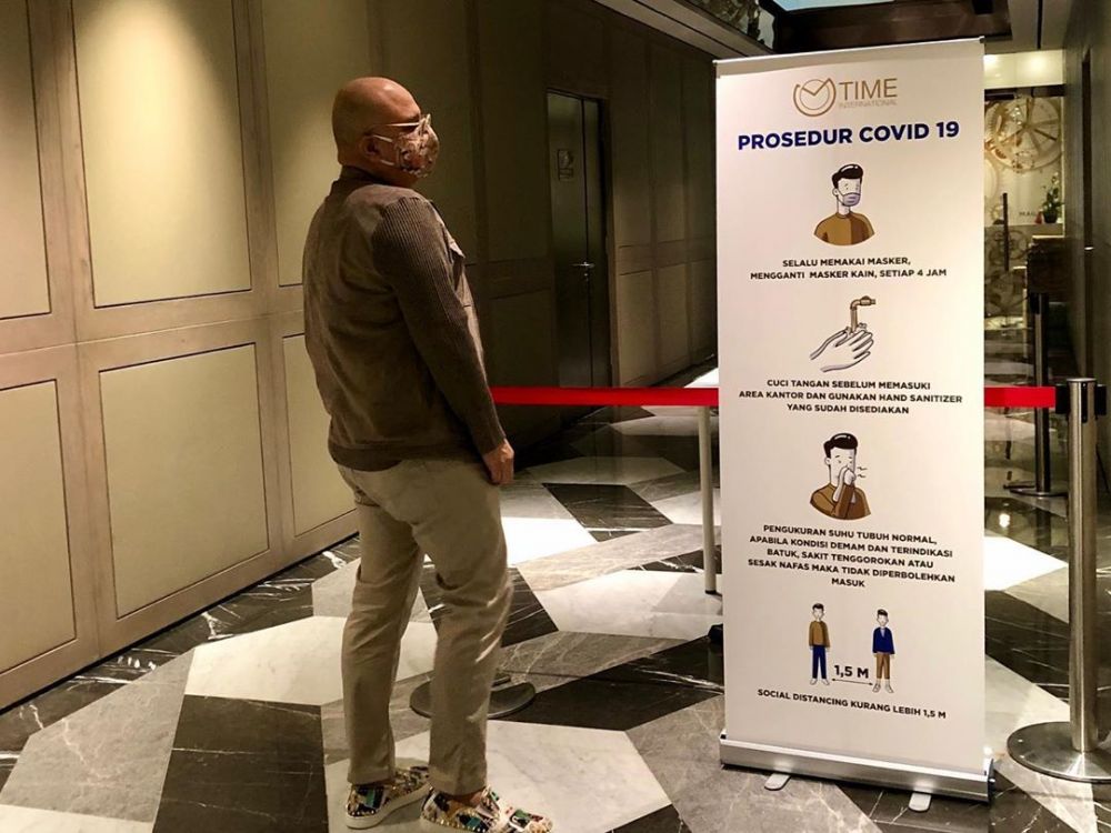 8 Potret kantor Irwan Mussry, mewah bernuansa cokelat