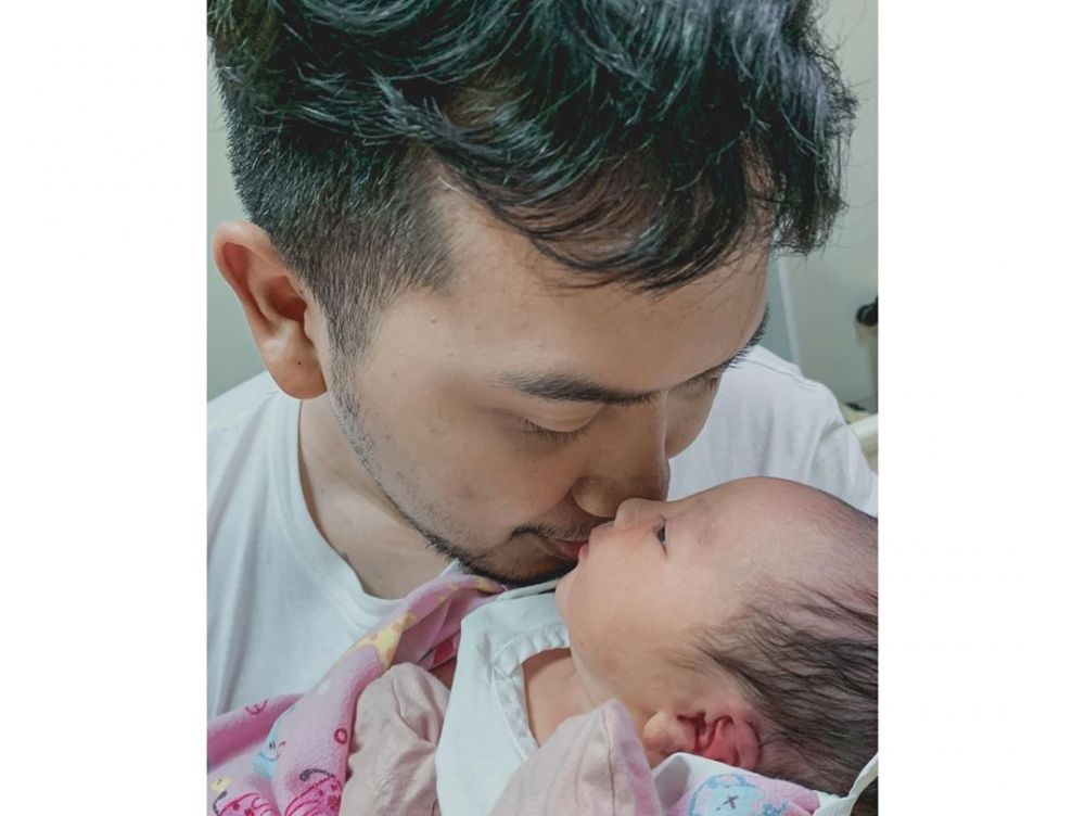 5 Momen Kinal eks JKT48 melahirkan anak pertama