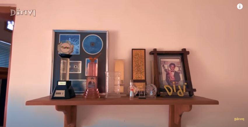 10 Potret rumah masa kecil Didi Riyadi, foto kecilnya curi perhatian