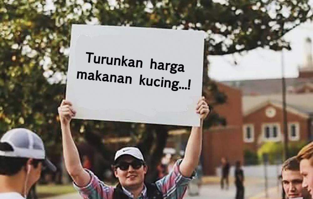 8 Editan poster demo turunkan harga makanan, bikin senyum tipis