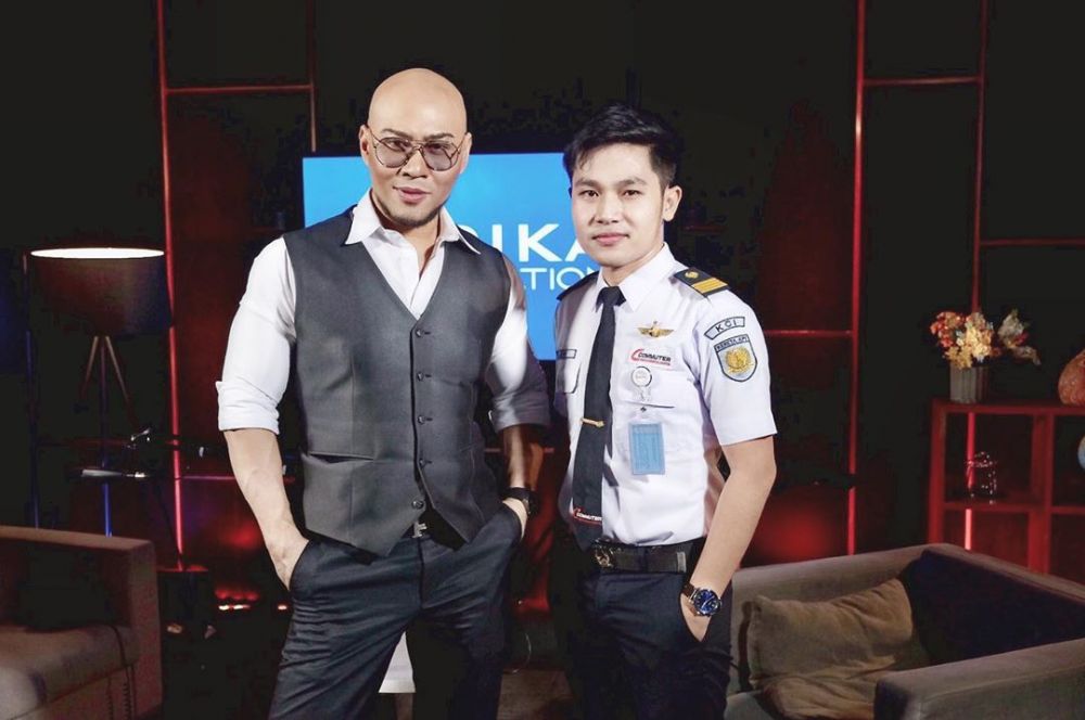 10 Pesona Jevi Santosa Masinis Tampan Kekasih Komika Arafah