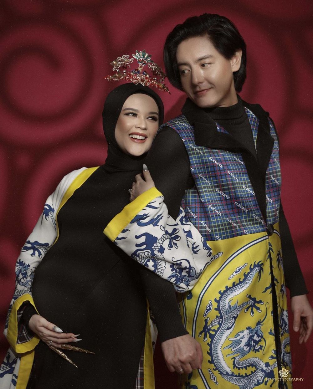 10 Potret maternity Cut Meyriska dan Roger bergaya oriental