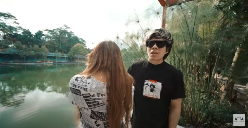 10 Momen liburan Aurel Hermansyah & Atta ke Sukabumi, keliling villa