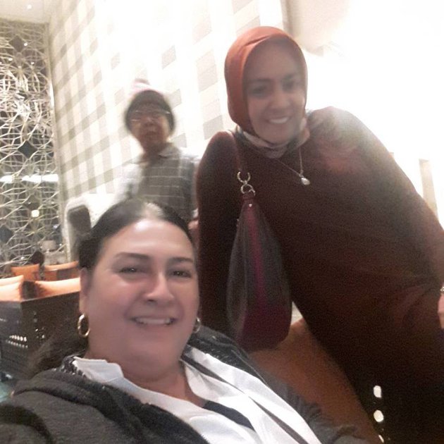 10 Potret kebersamaan Astrid Kuya dan ibunya yang pendeta