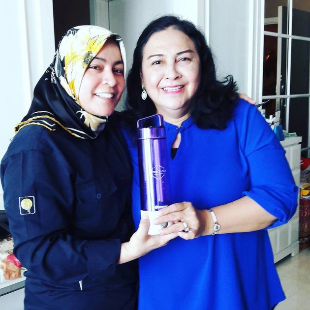 10 Potret kebersamaan Astrid Kuya dan ibunya yang pendeta