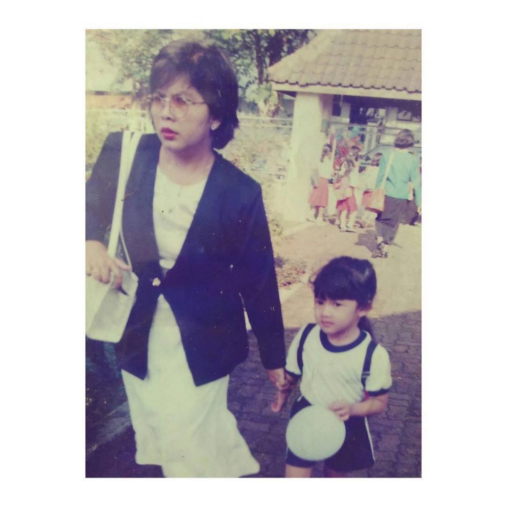 6 Potret masa kecil seleb FTV bareng ibu, bikin gemas