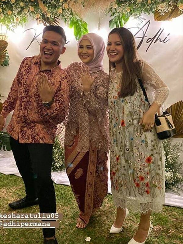 6 Potret persahabatan Marsha Aruan dan Kesha Ratuliu, dari usia belia