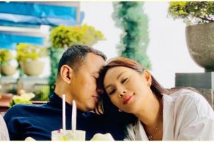 Hapus foto pasangan, ini 8 potret mesra Kalina Ocktaranny & suami