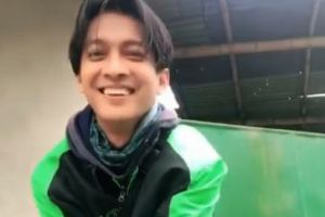 7 Potret Deyeka, driver ojek online viral mirip Ji Chang-wook