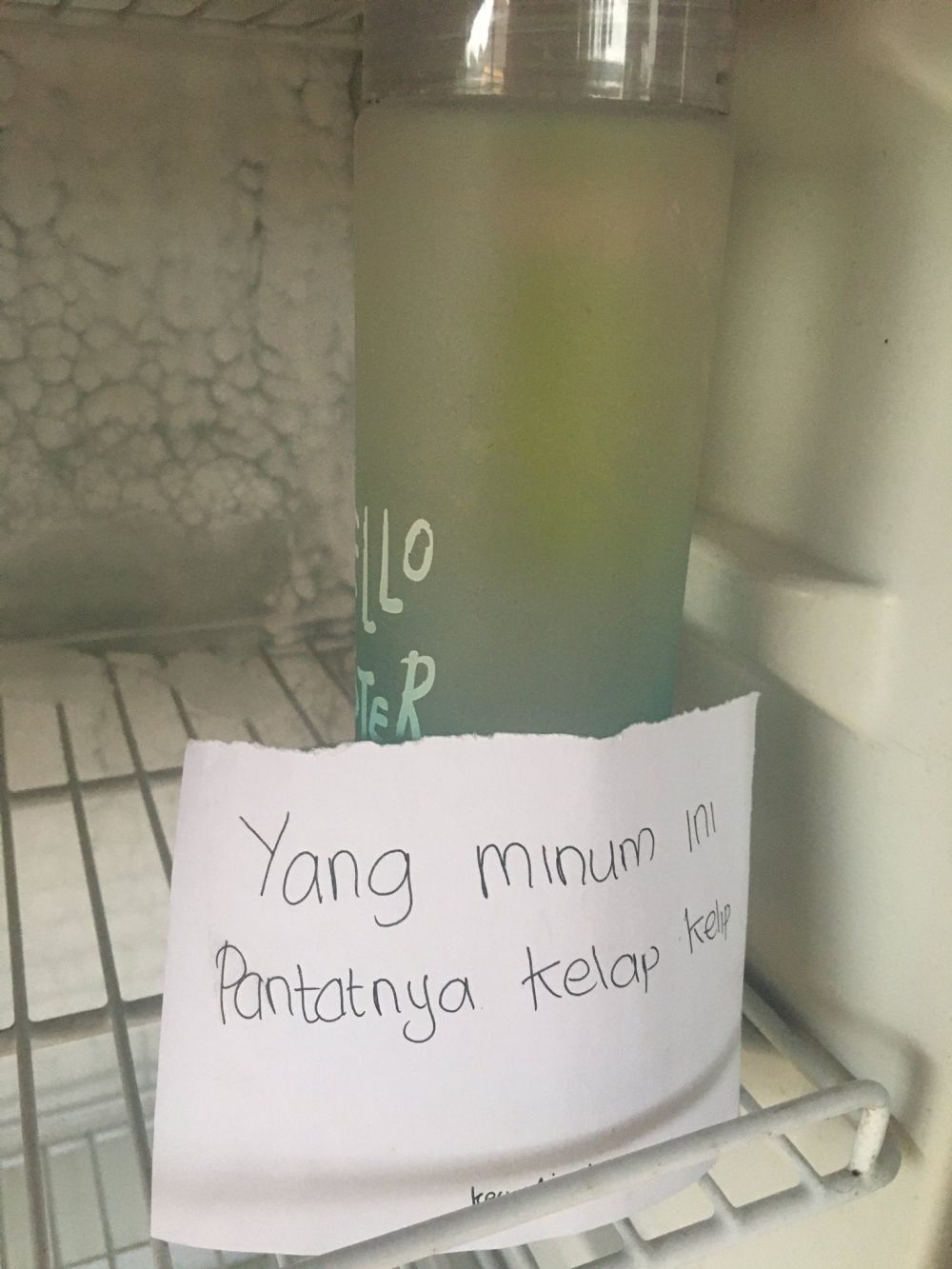 10 Peringatan lucu 'jangan ambil makanan orang' ini bikin ngakak