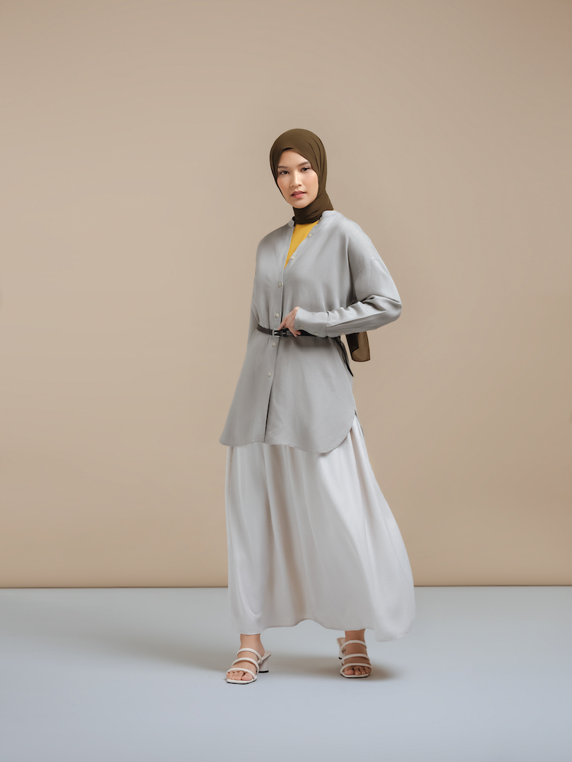 Tips padu padan busana ala Ayudia Bing Slamet untuk wanita berhijab