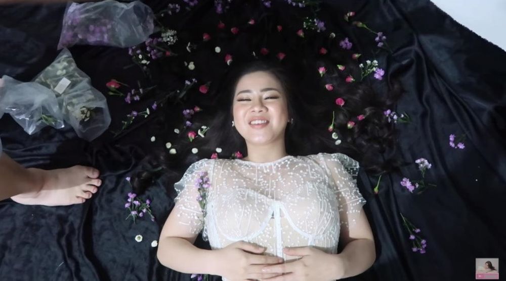 8 Momen pemotretan Felicya Angelista tiru gaya Han So-hee
