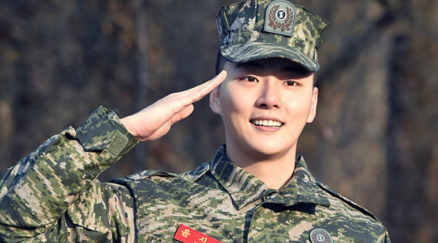 5 Seleb Korea masuk Angkatan Laut saat wajib militer, Hyun Bin gagah