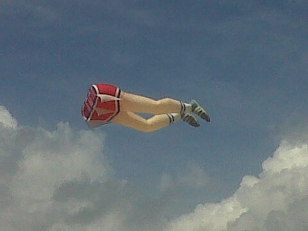 8 Bentuk layang-layang serem, desainnya bikin kaget