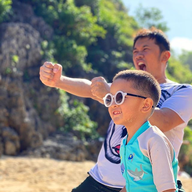 10 Momen seru Zaskia Adya Mecca pergi ke pantai di masa new normal