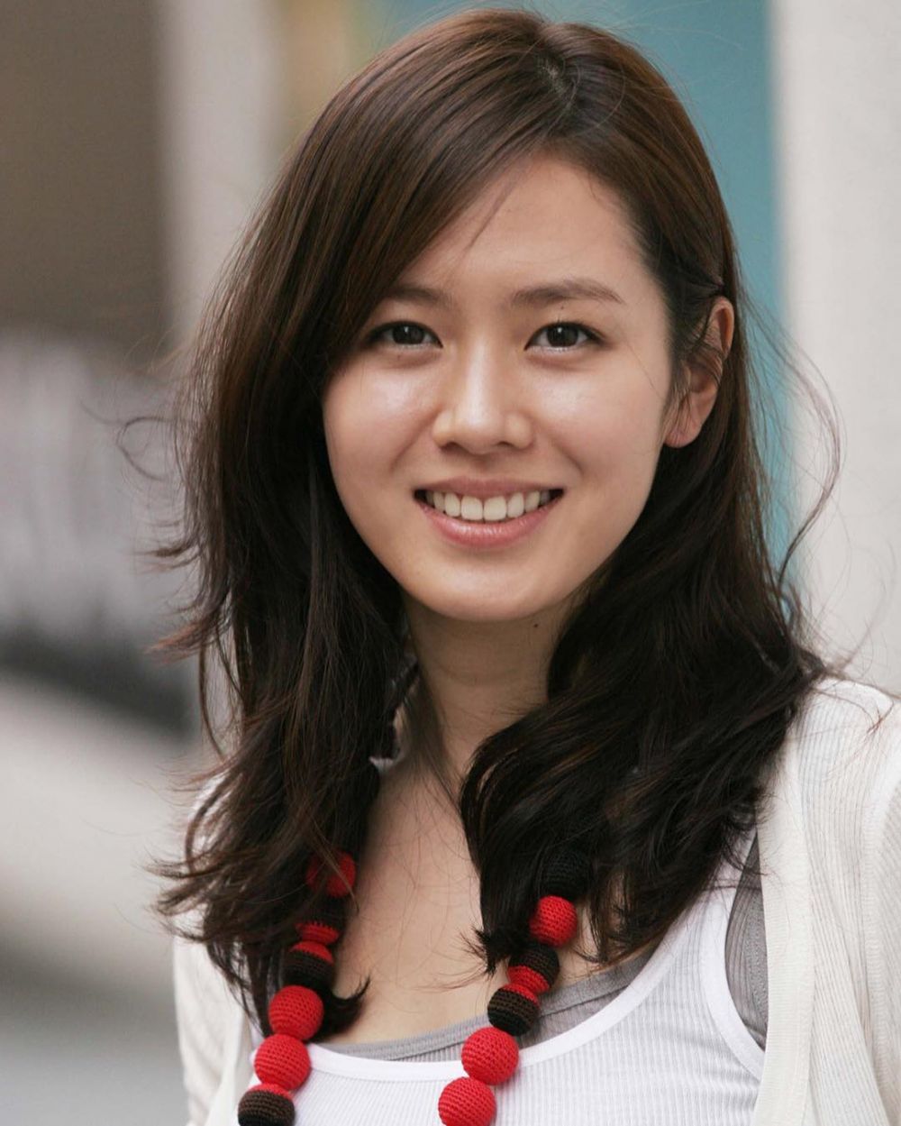 10 Transformasi Son Ye-jin, wajah cantiknya nyaris tak berubah