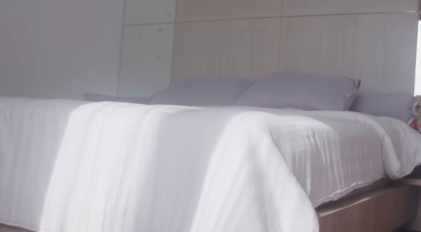 8 Penampakan kamar Agatha Chelsea, elegan bernuansa putih