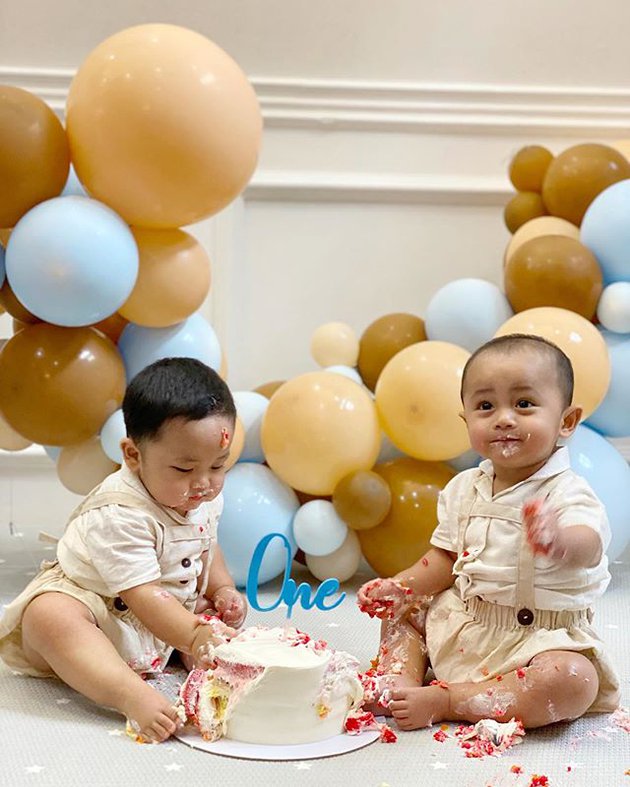 7 Potret ulang tahun Sudais dan Suhail, cucu kembar Jusuf Kalla